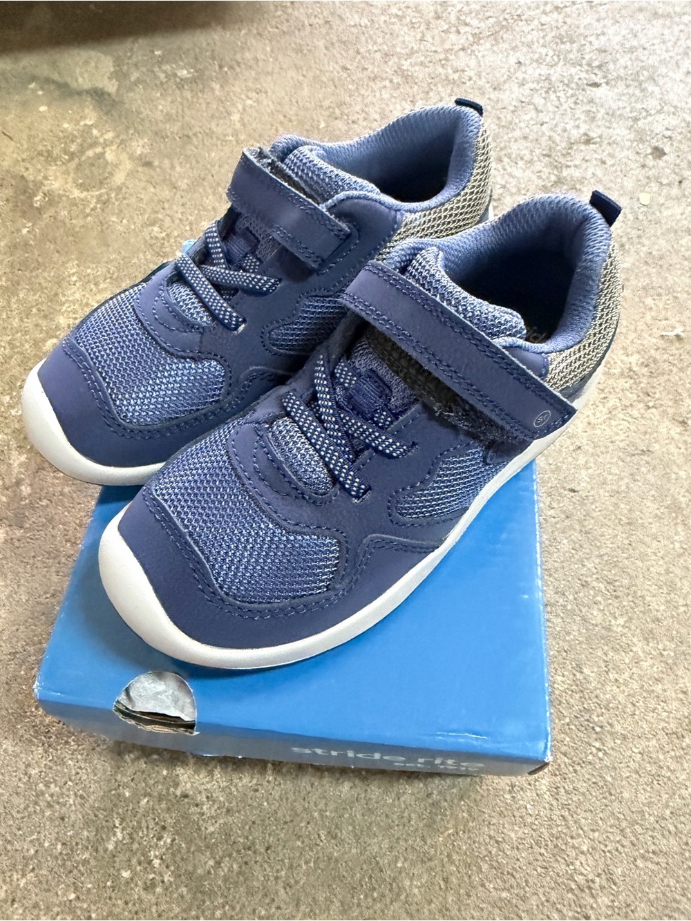 Stride Rite SRT Winslow Boys Blue Sneakers - Size 10M (NIB)